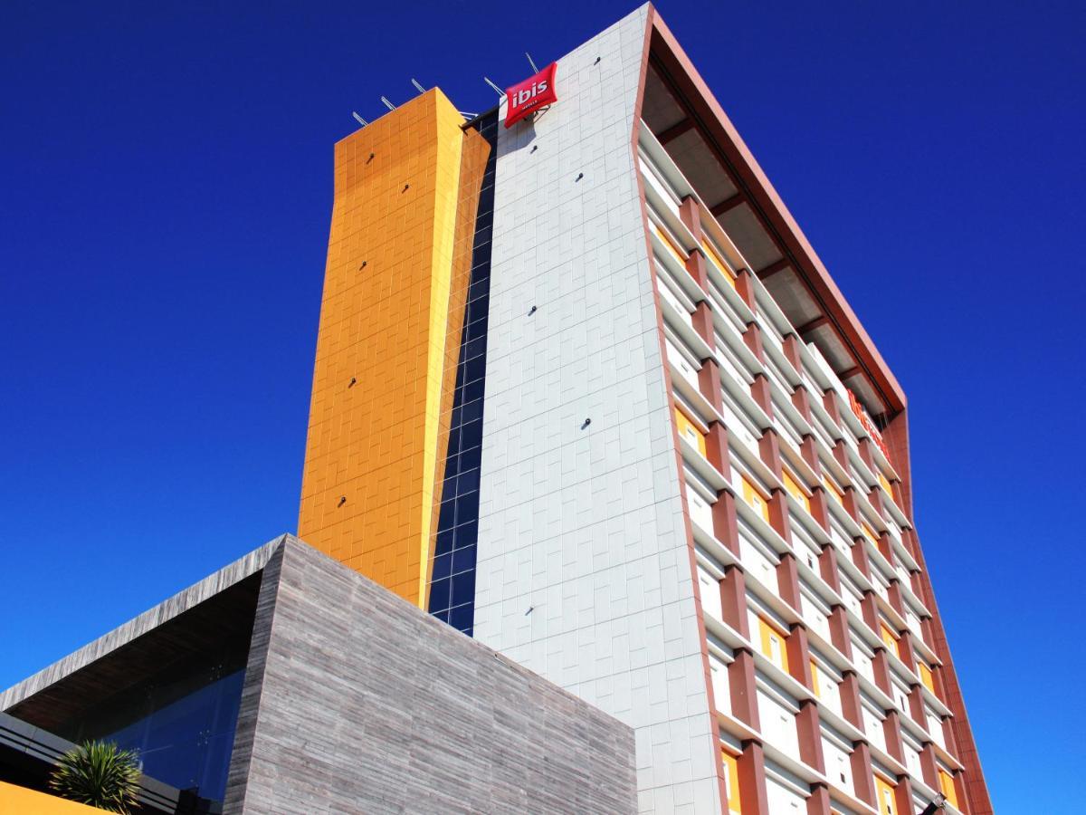 Ibis Padang Hotel Exterior photo