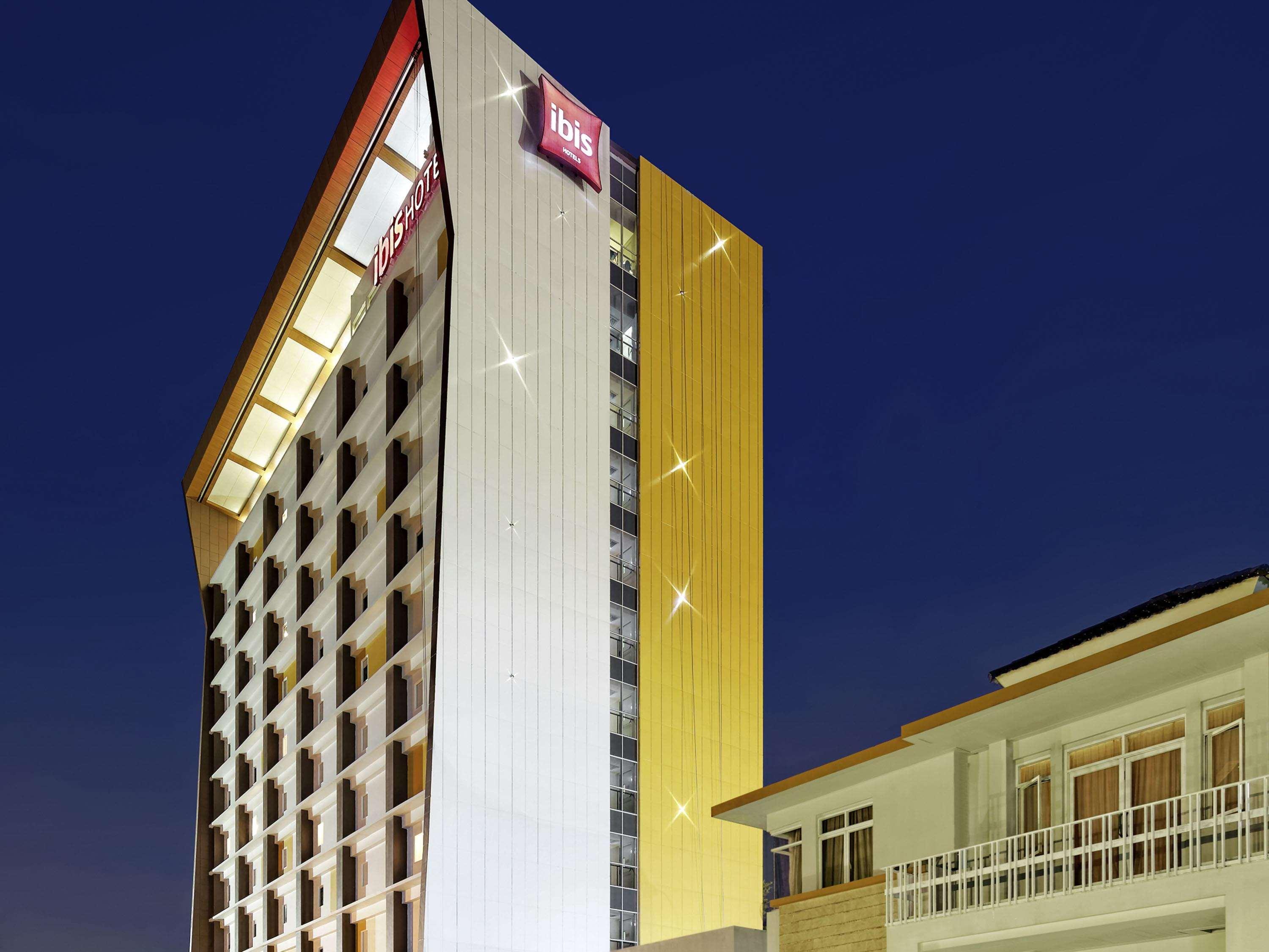 Ibis Padang Hotel Exterior photo